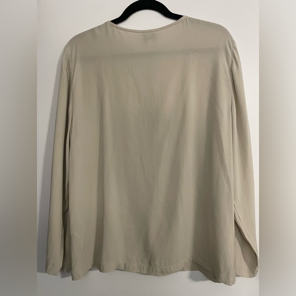 Eileen Fisher Silk Long Sleeve Button Up Blouse Sz.M - Picture 2 of 3